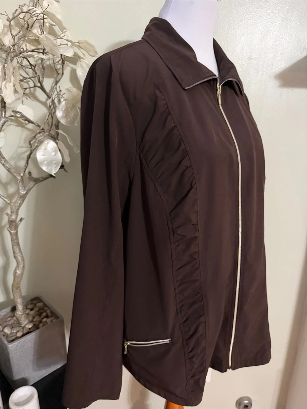 Chico's Zenergy Dark Brown Water Repellent Zip Front Utility Jacket Size 3 - Picture 2 of 9